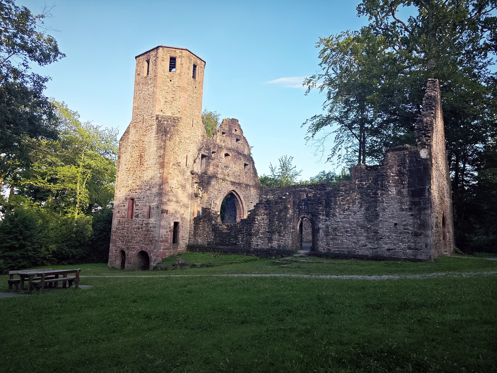 St. Babara Ruine St. Babara Ruine in der Abendsonne